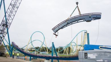 Foto de SeaWorld instala parte mais alta da nova montanha-russa Mako