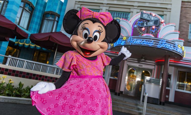 Mudança no almoço com personagens no Hollywood Studios
