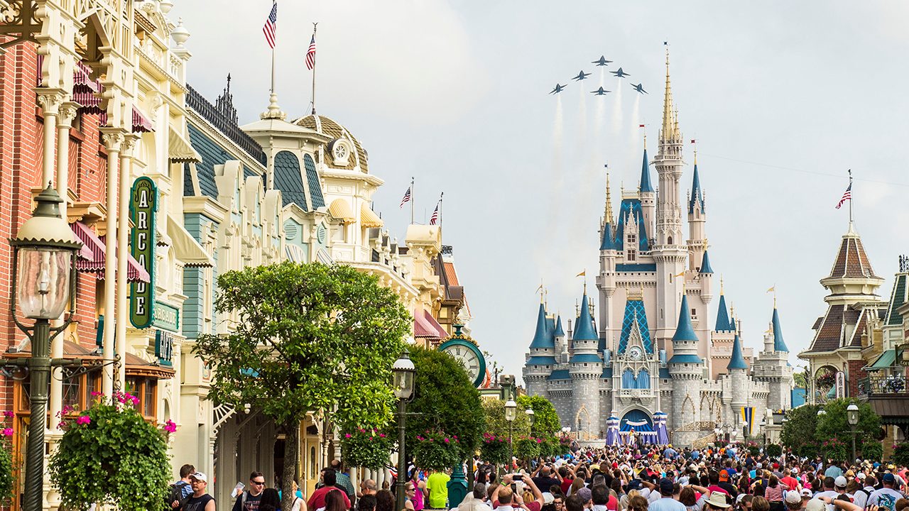 Foto de Os Blue Angels vão sobrevoar o Magic Kingdom nesta semana