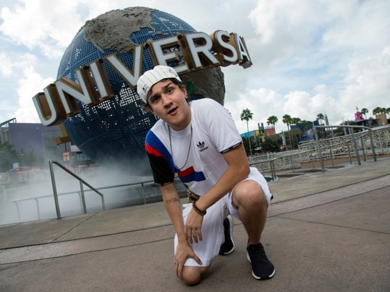 Foto de YouTuber Christian Figueiredo curte férias no Universal Orlando Resort