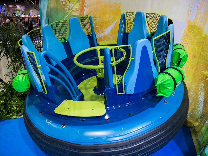 Foto de SeaWorld revela como será o bote da nova atração Infinity Falls