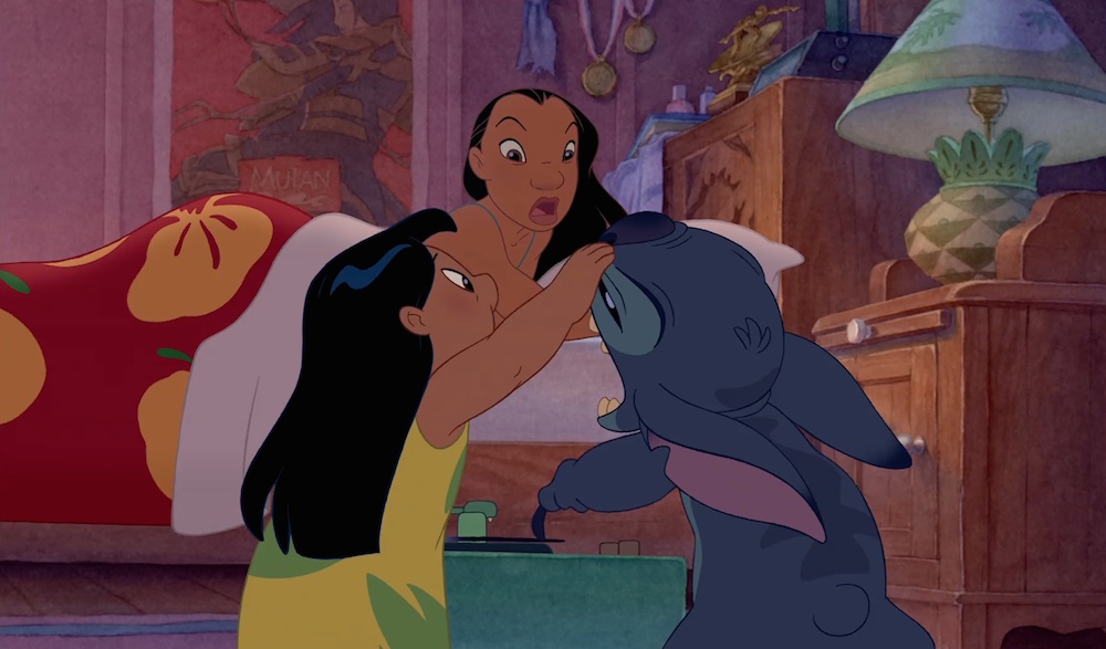 Nani é corajosa, esperta e muito leal a quem ela ama, e o pôster da Mulan em seu quarto mostra que ela aprendeu com a melhor, correto?