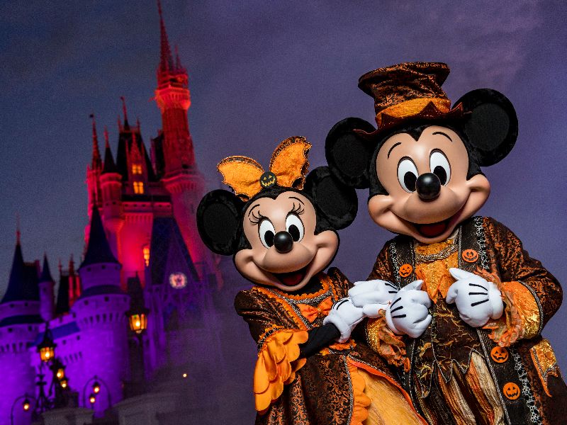 Foto de Personagens que você pode encontrar no Halloween da Disney