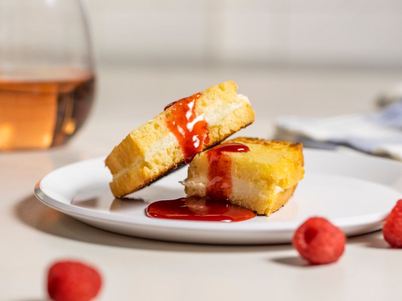Grilled-Cheesecake-Sandwich.
