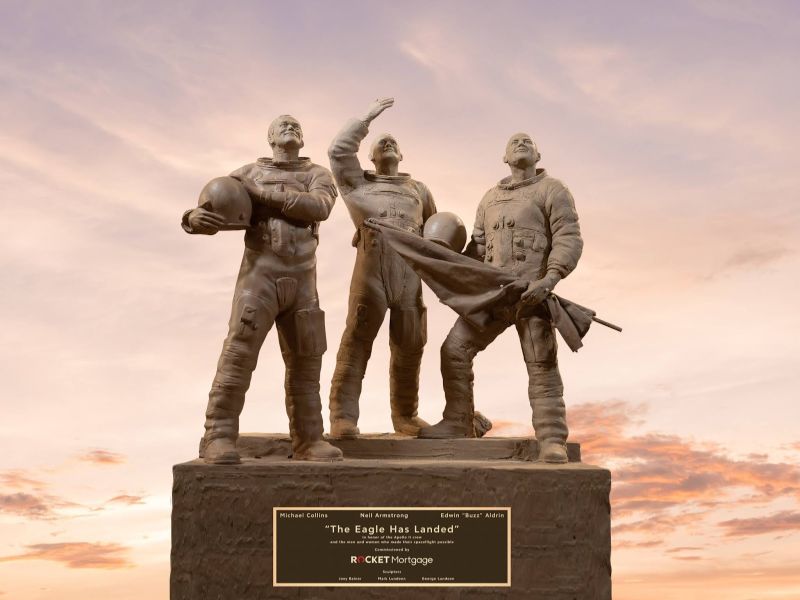 estátua dos três astronautas