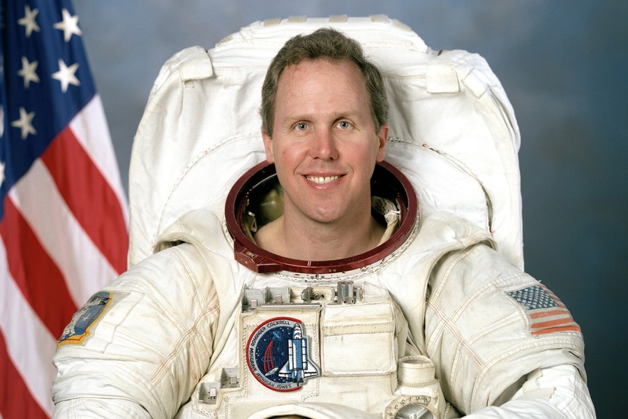 Astronauta Tom Jones