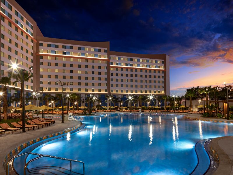 Dockside Inn and Suites