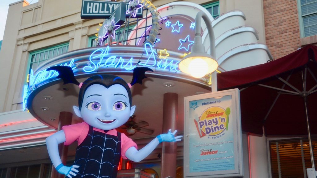 Refeição com personagens no Hollywood Studios © disney
