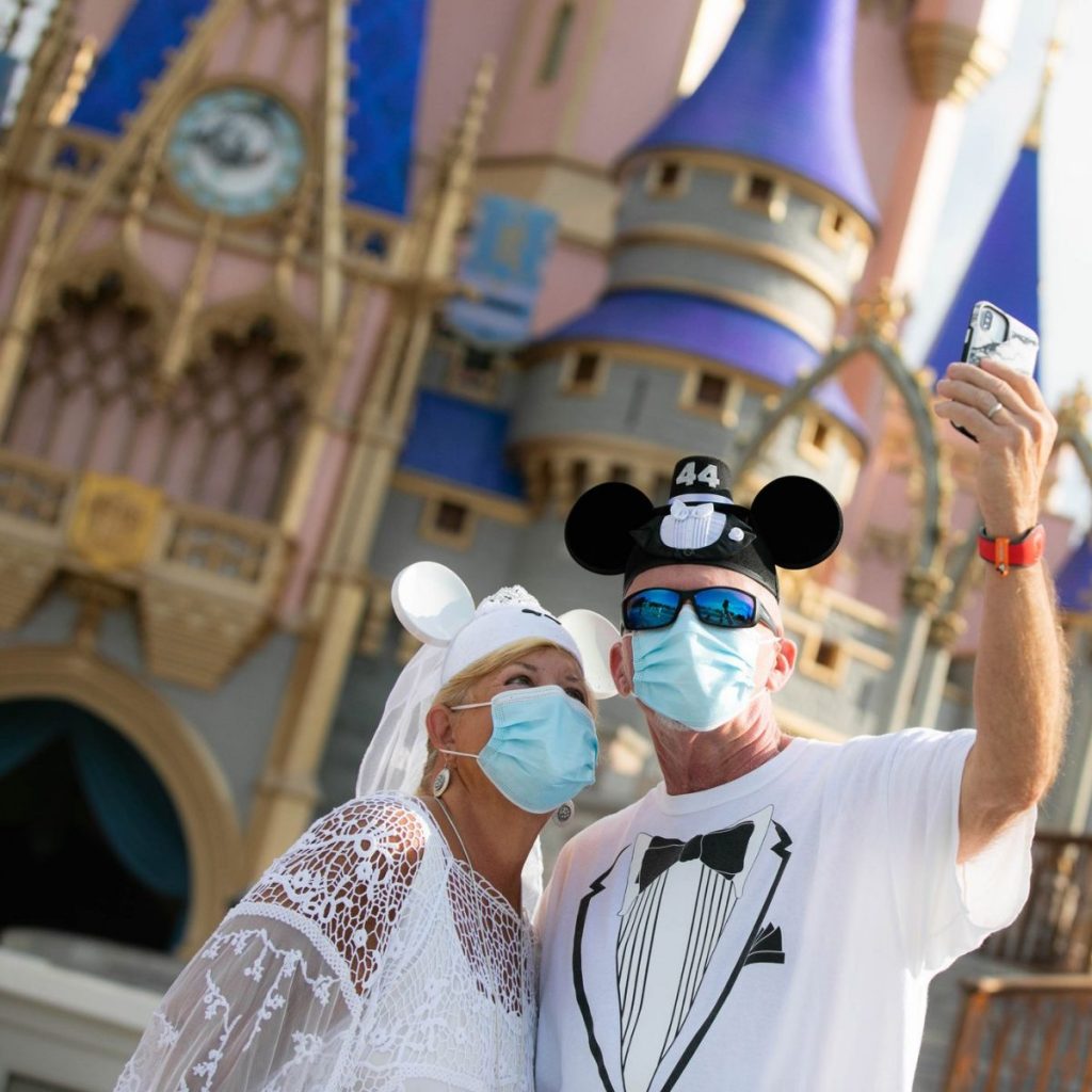 Casal na Disney