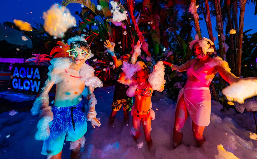 AquaGlow no Adventure Island © Adventure Island